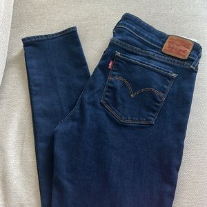 Levi’s 711 Skinny Jeans